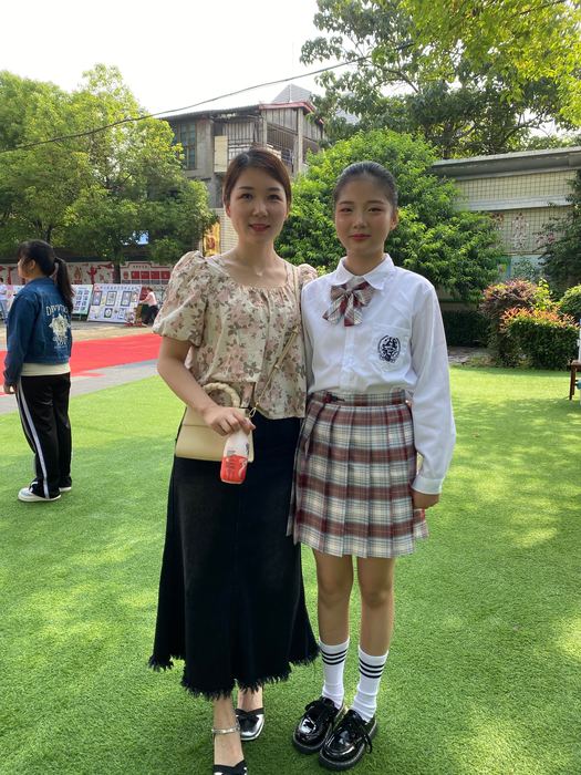 和妈妈出游